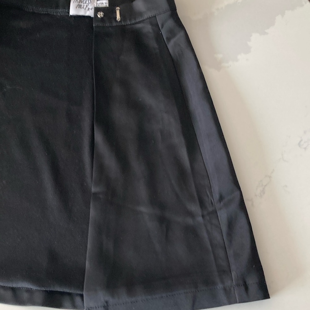 PP black deep slit silk mini skirt - Picture 6 of 6